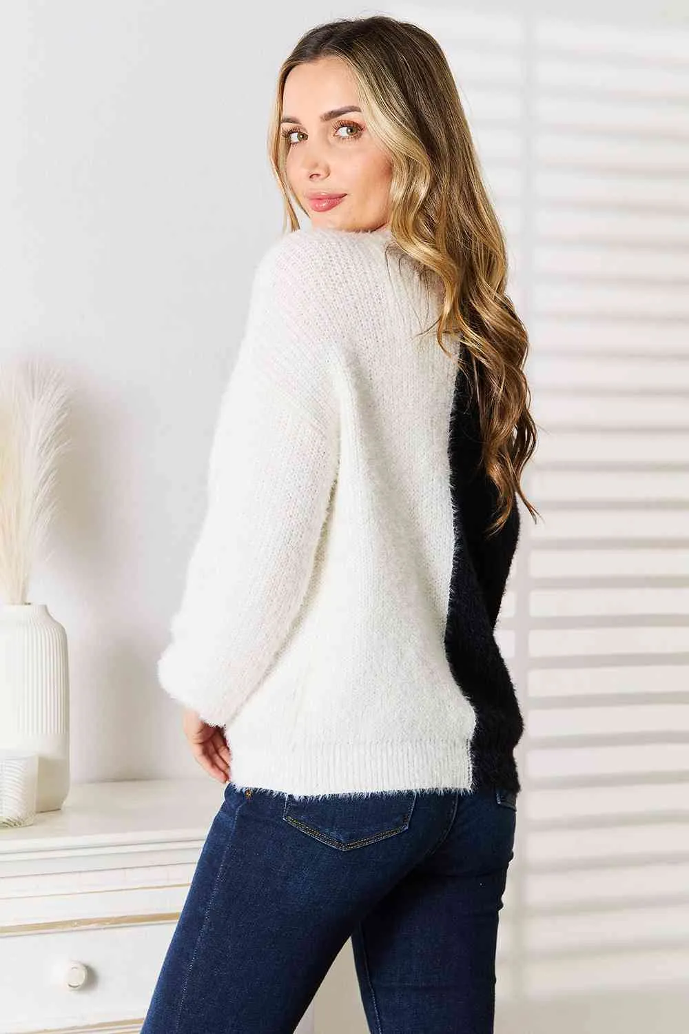 Contrast Button-Front V-Neck Cardigan