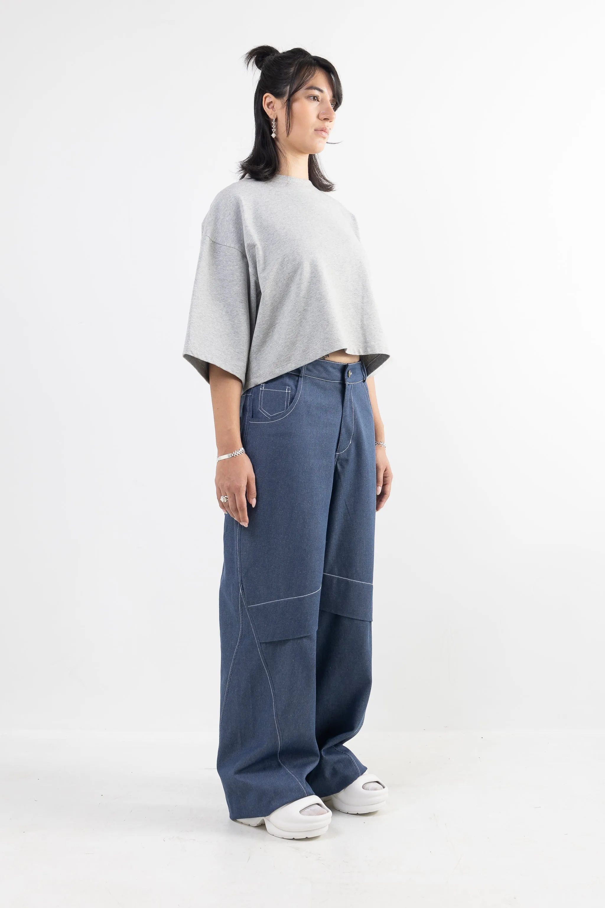 ESSENCE CROPPED T-SHIRT