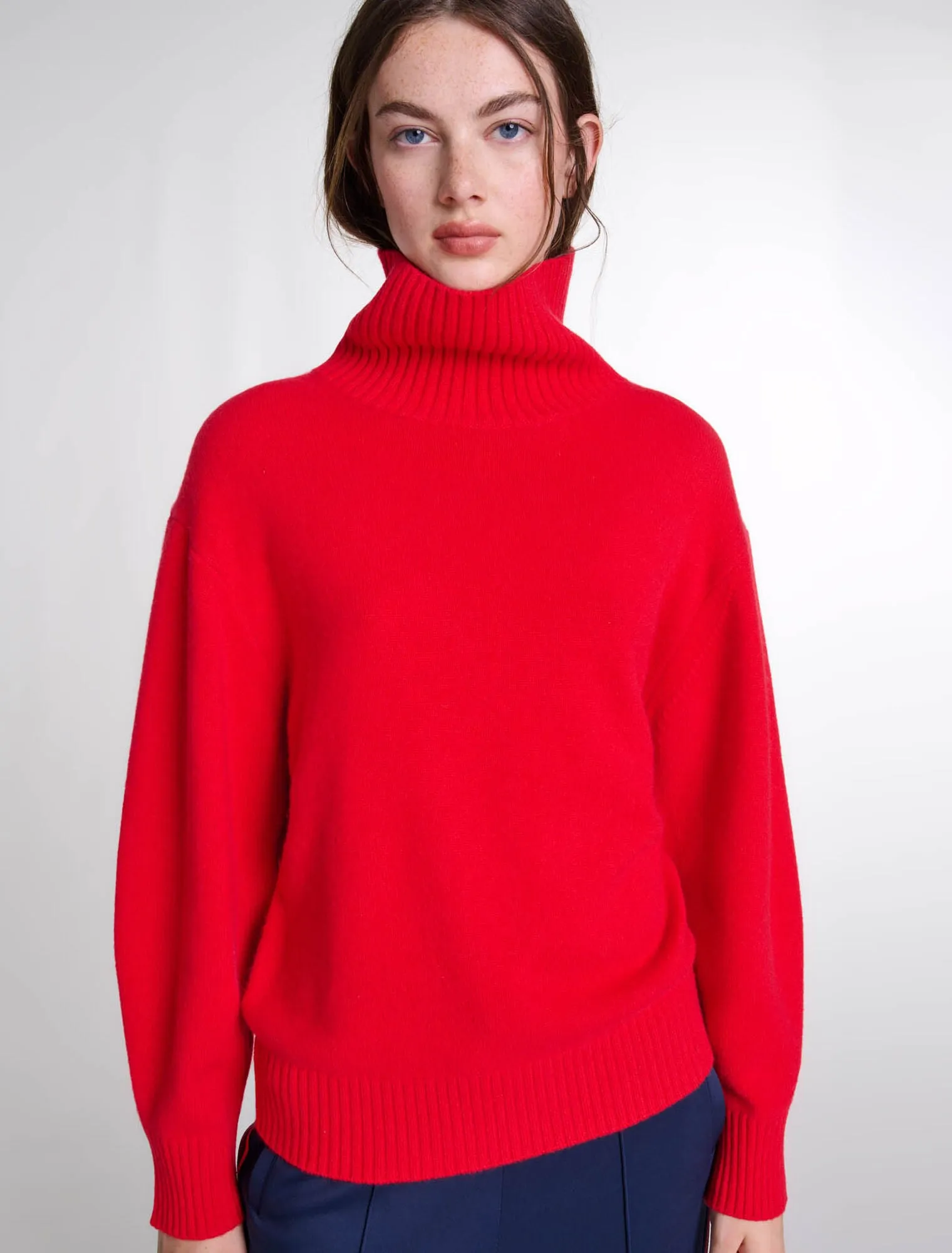 High-neck cashmere jumper