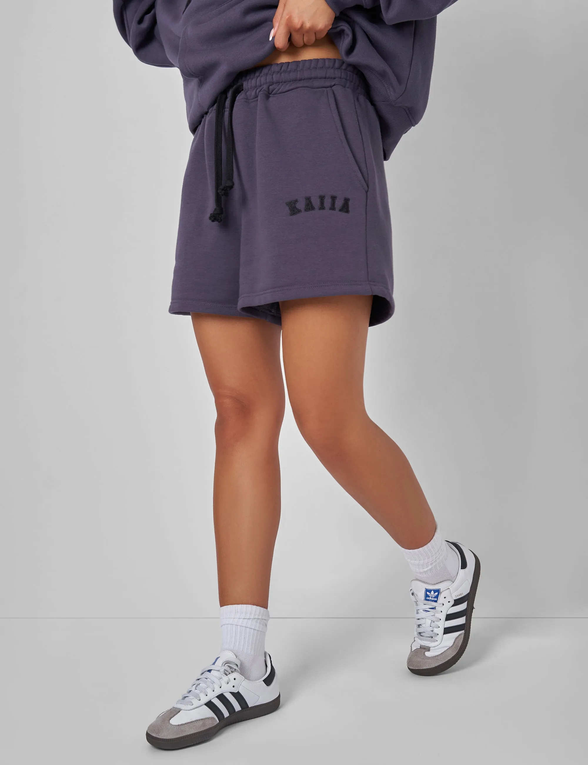 Kaiia Logo Relaxed Sweat Short Dark Grey