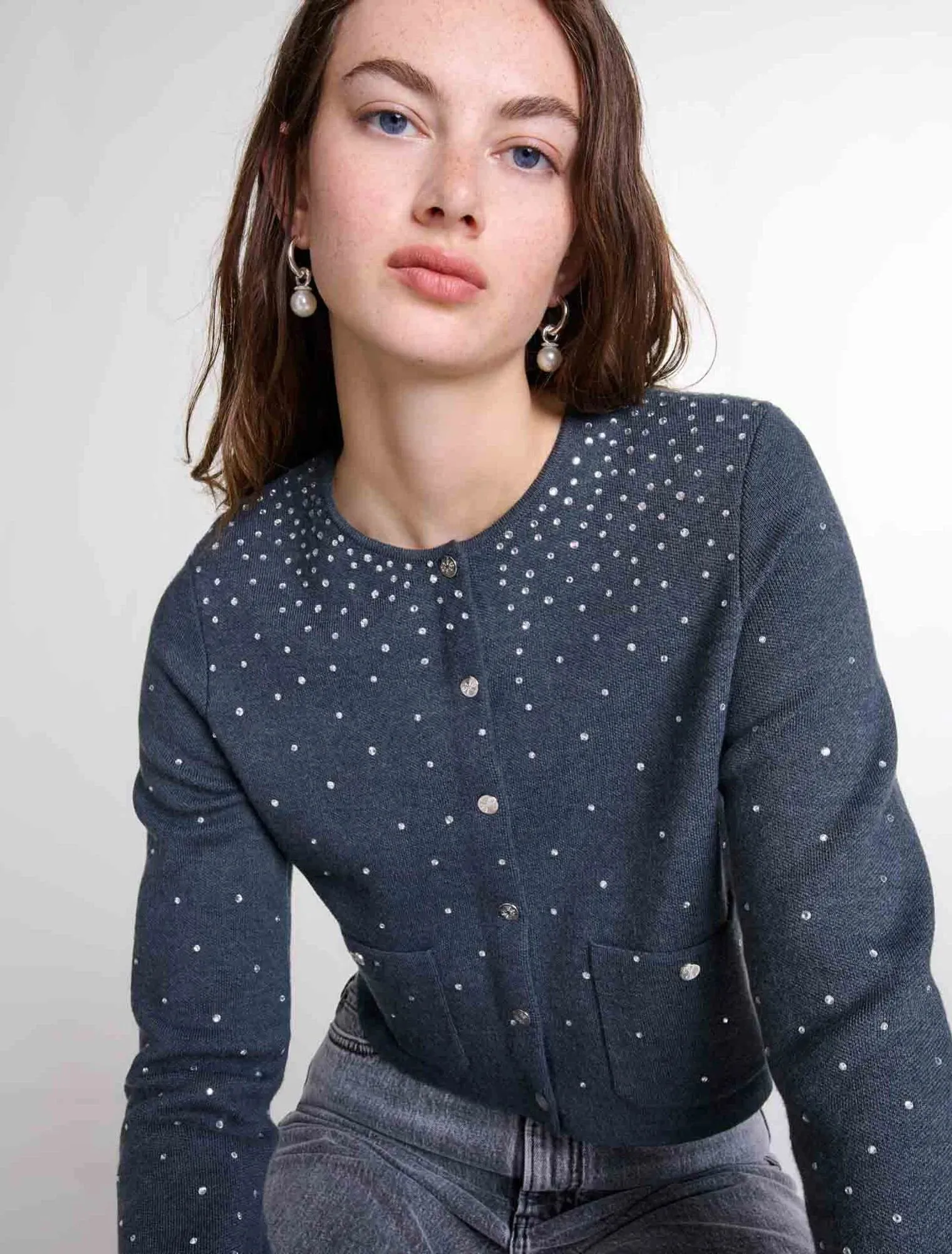 Knitted jumper with rhinestones