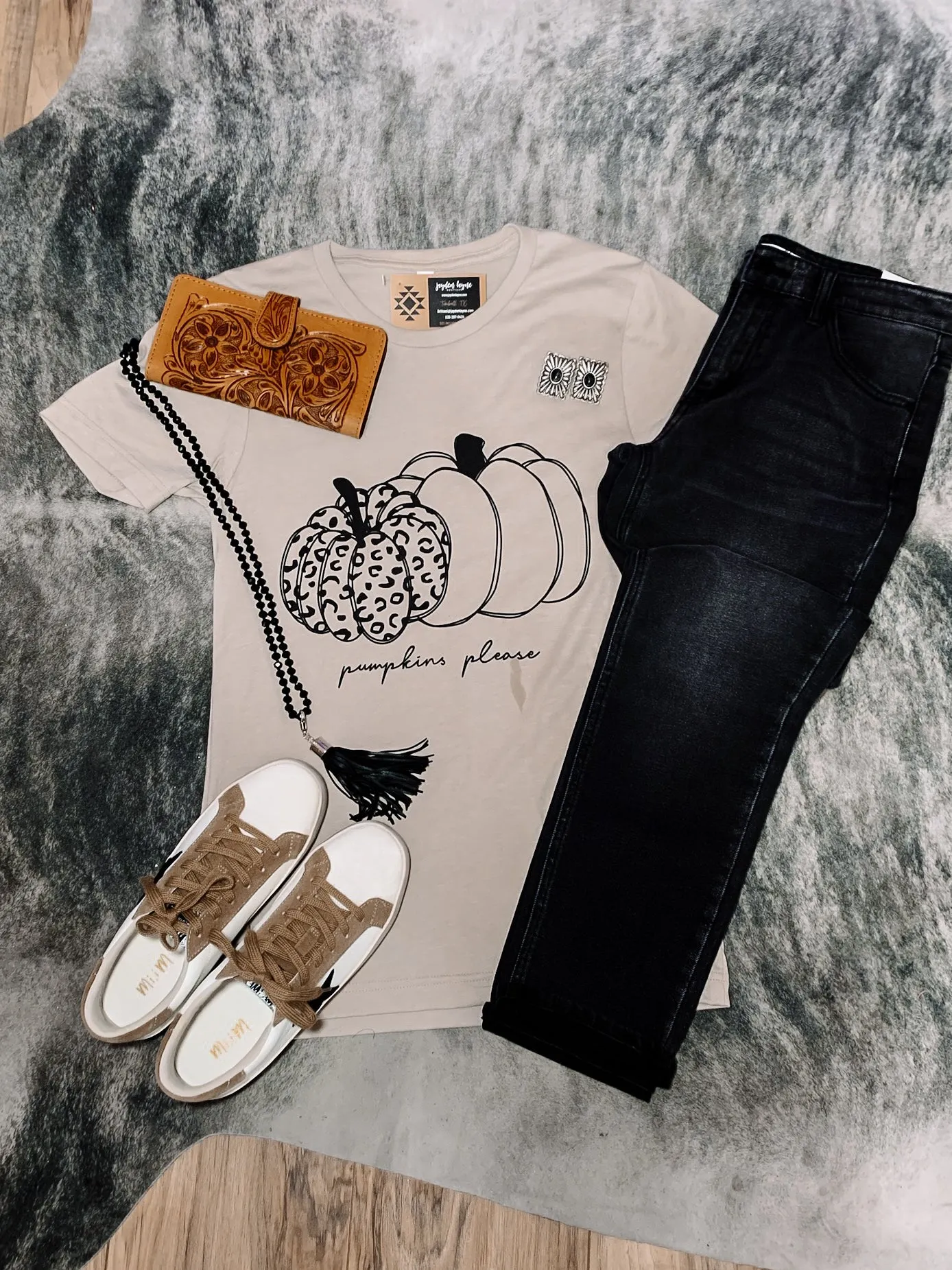 Pumpkin Please Graphic Tee